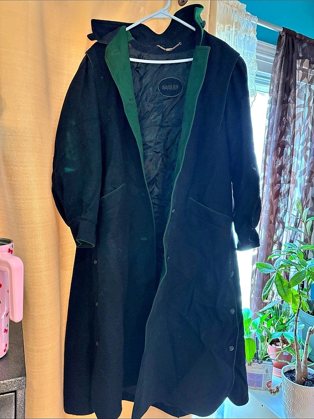 Vintage Fall/Winter BASISLEIER Women's Black & Green Long Coat